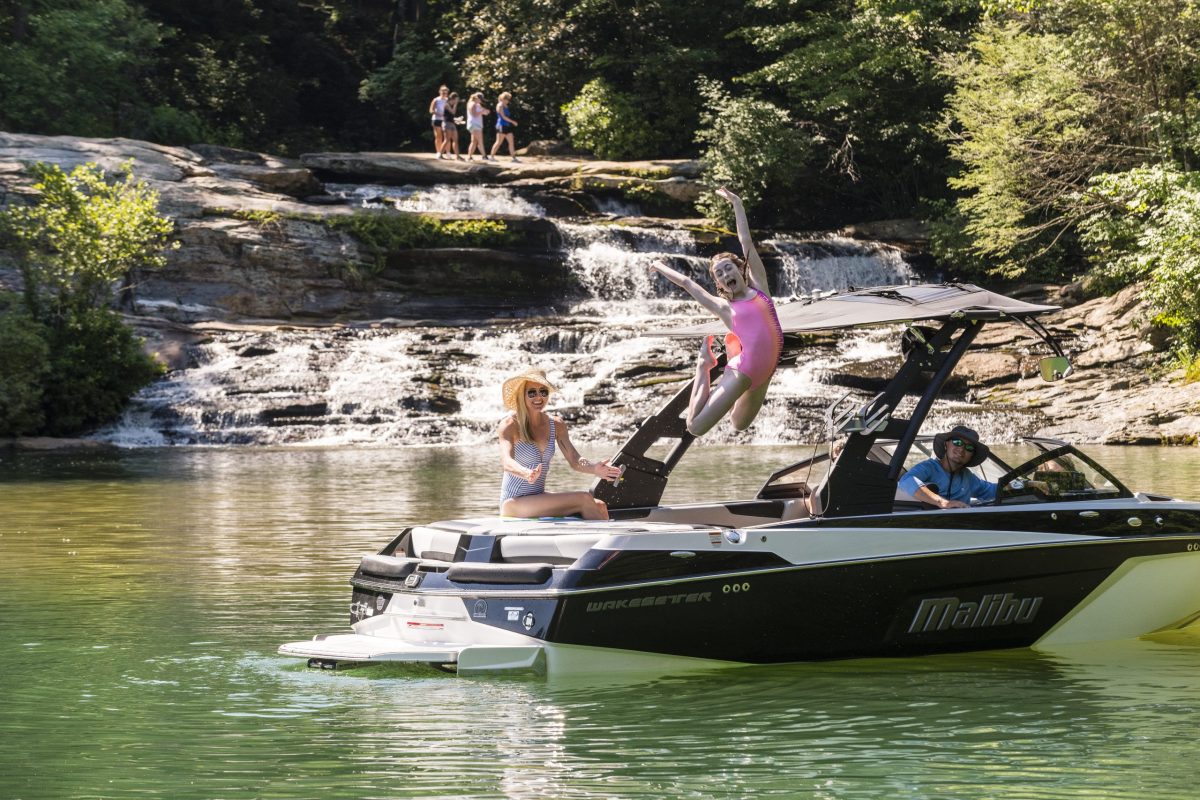 Top Boating Activities to Participate in on Lake Keowee | The Cliffs