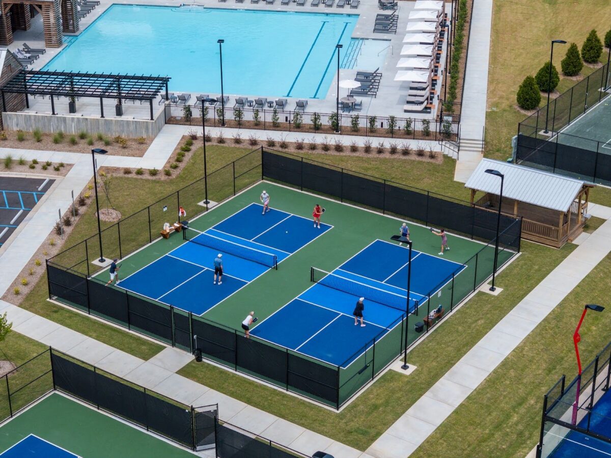 Racquet sports at the cliffs